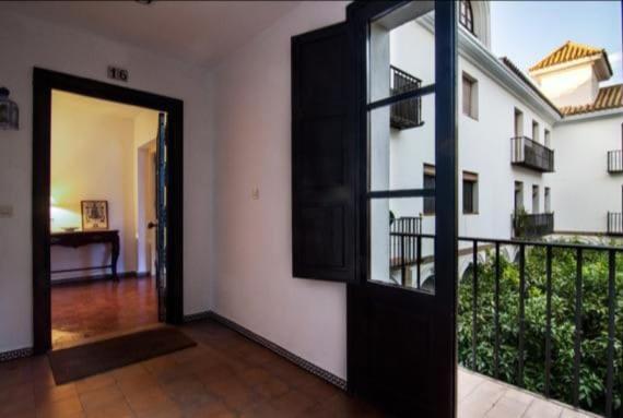 Apartamento en un dormitorio en Plaza Alfaro Sevilla Exterior foto